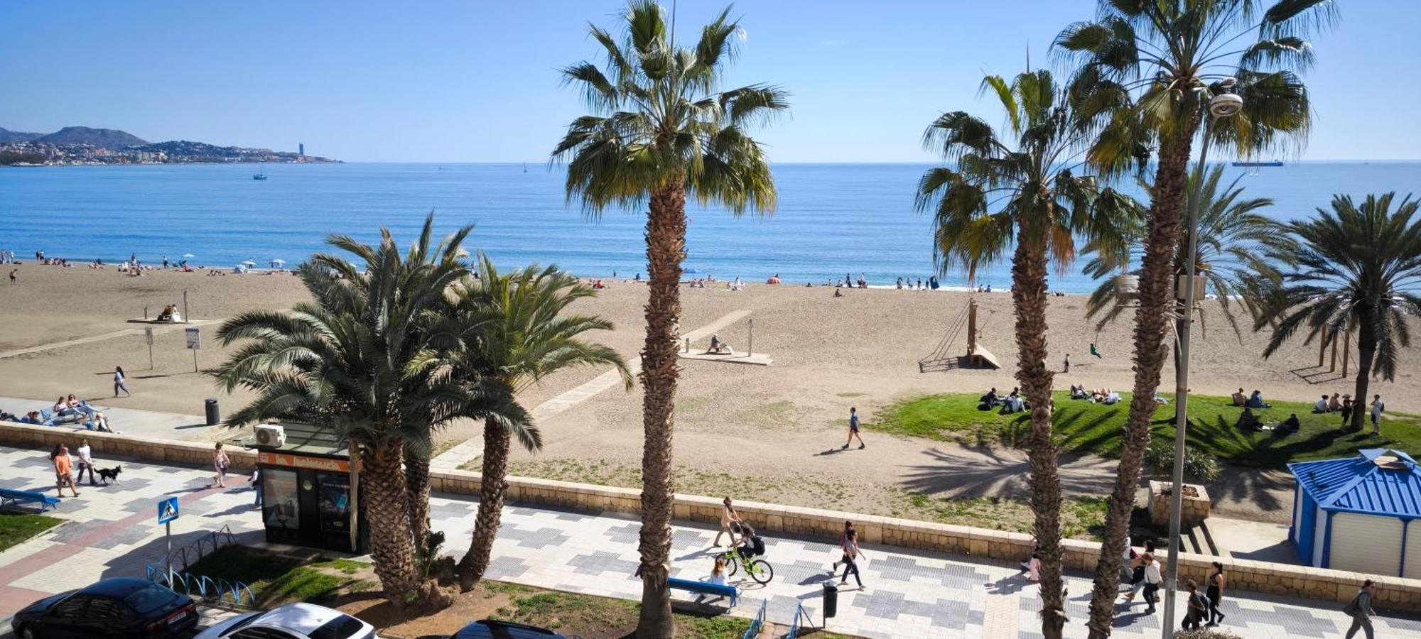 Vistas Al Mar - Frente A La Playa Malagueta 6 Personas Apartment Malaga Exterior photo