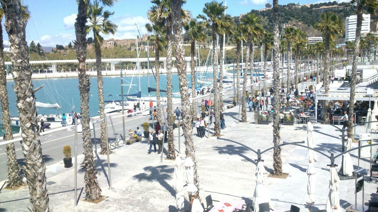 Vistas Al Mar - Frente A La Playa Malagueta 6 Personas Apartment Malaga Exterior photo